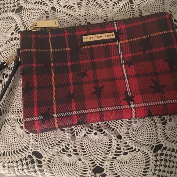 Tommy Hilfiger Large Wristlet - Picture 1 of 4